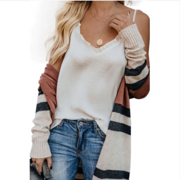 LAST ONE! Sexy Spaghetti Strap Ruffle V-Neck Tank - Picture 2 of 8